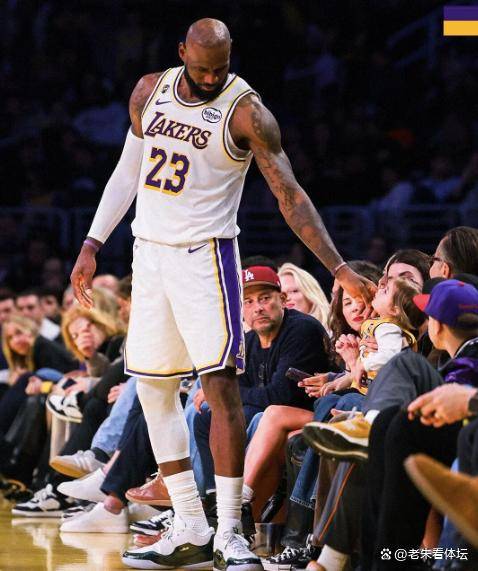 开云-詹姆斯在湖人比赛中出色防守，爆冷引发热议！的简单介绍